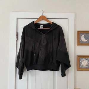 Victoria’s Secret Pink 1/4 Zip! size XS/S velvet sport athleisure casual cropped